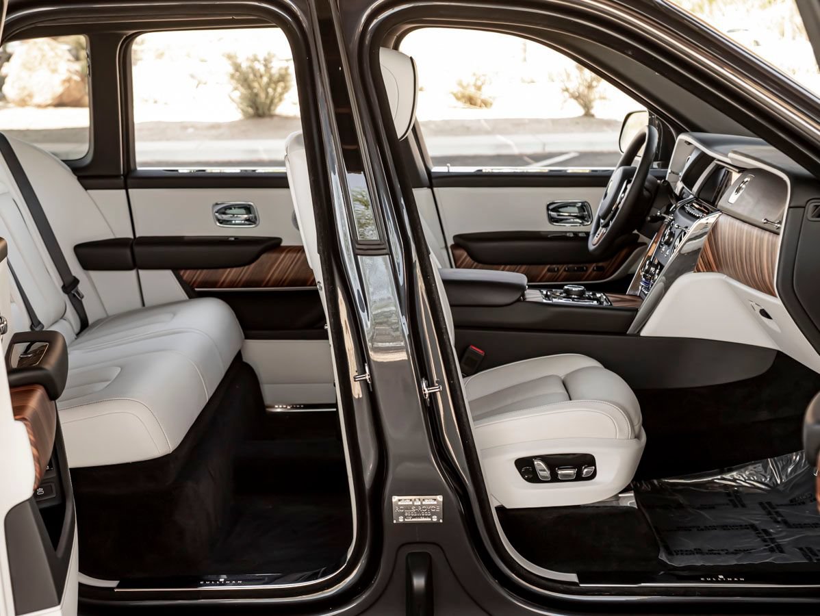 Certified 2019 Rolls-Royce Cullinan AWD/4WD image 35