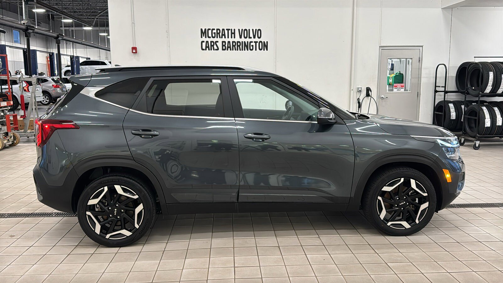 Used 2024 Kia Seltos SX w/ SX Sunroof Package image 4