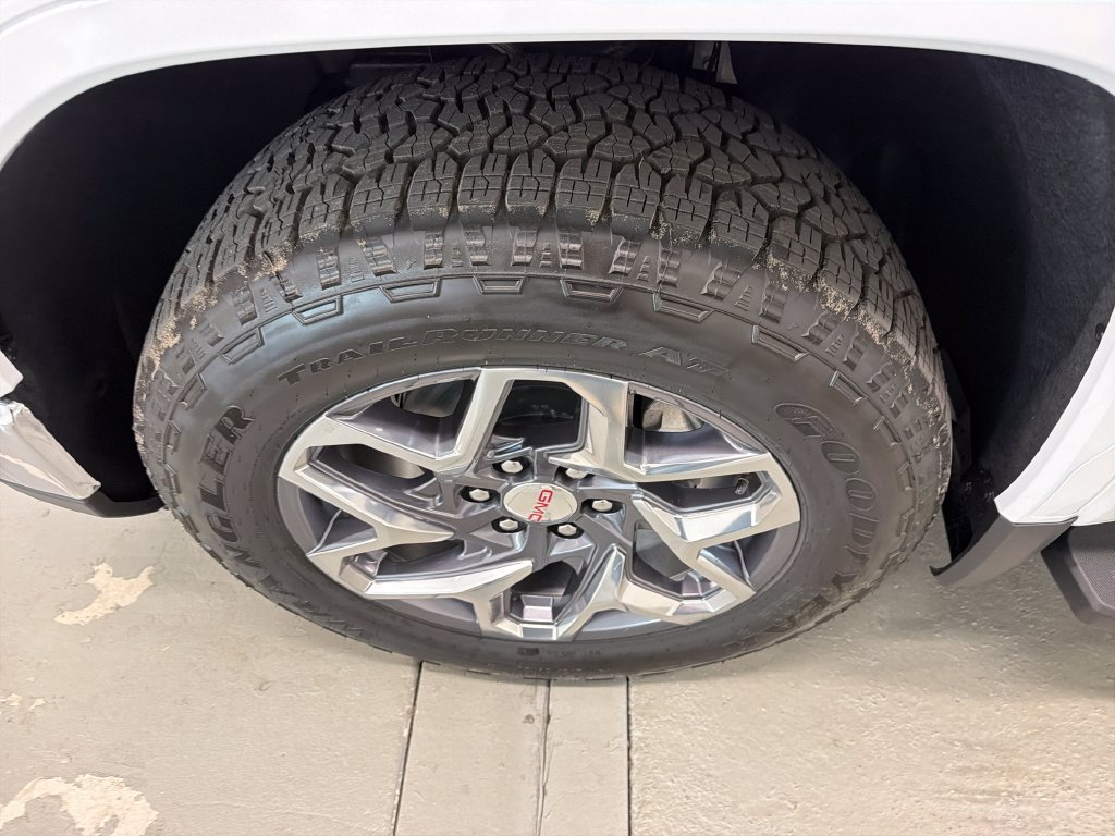 New 2026 GMC Sierra 1500 SLT w/ SLT Premium Package AWD/4WD image 4