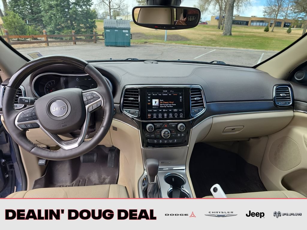Used 2019 Jeep Grand Cherokee Overland AWD/4WD image 13