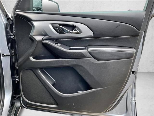 Used 2021 Chevrolet Traverse LT FWD image 19