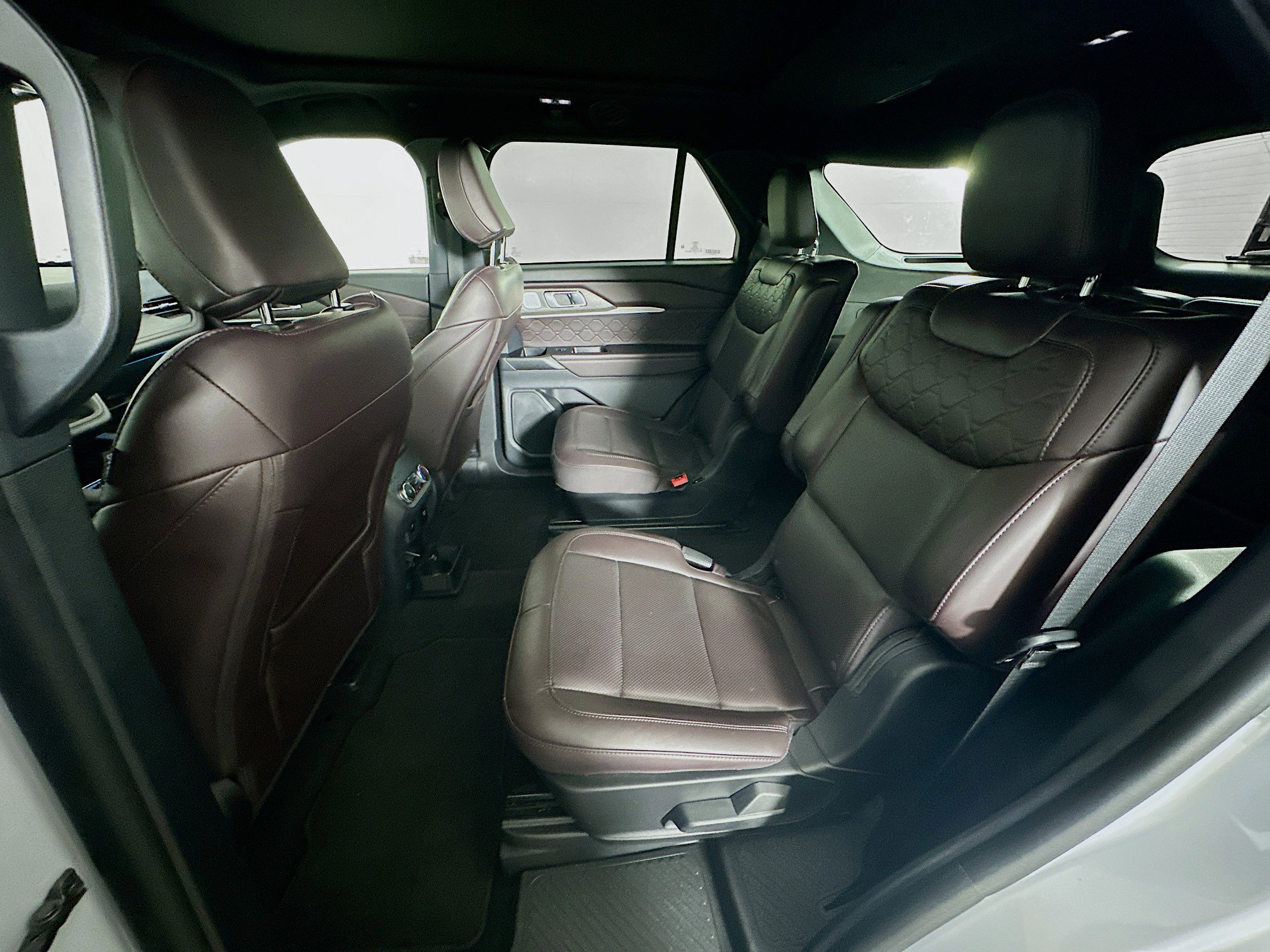 Used 2025 Ford Explorer Platinum w/ LUX Leather Package image 30