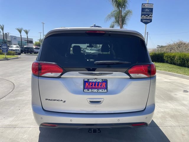 Used 2018 Chrysler Pacifica Touring-L Plus FWD image 7
