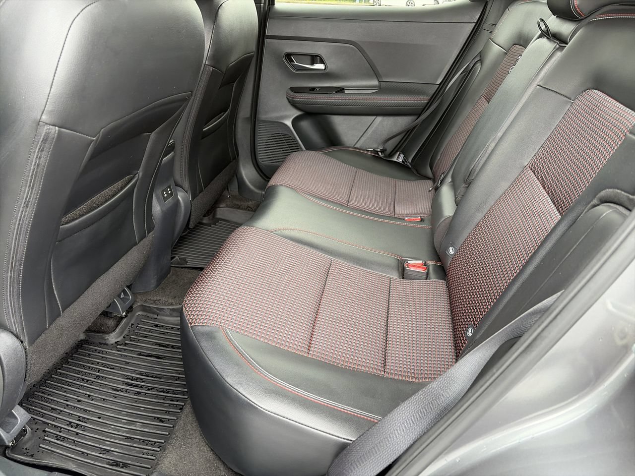 Certified 2025 Nissan Kicks SR w/ SR Premium Package FWD image 12
