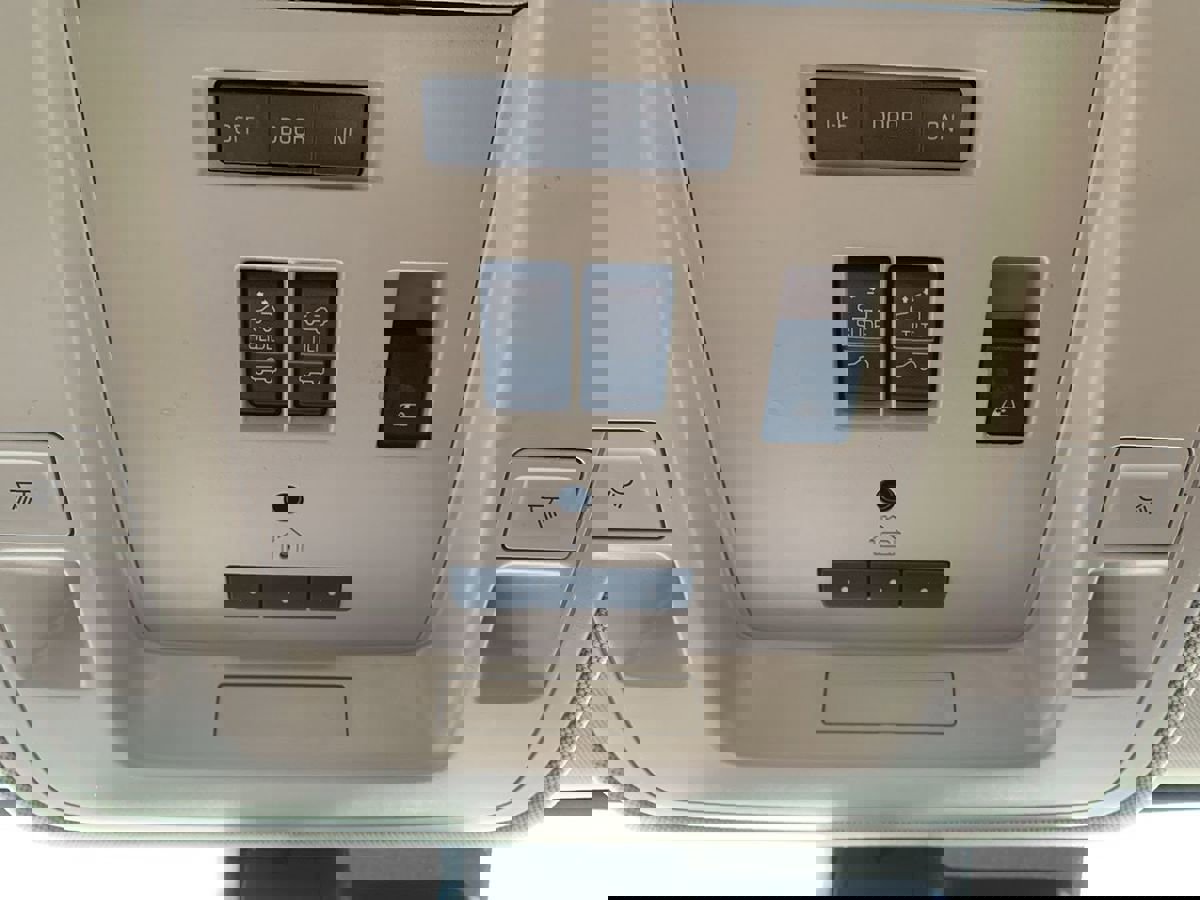 Used 2015 Chevrolet Silverado 3500 High Country image 27