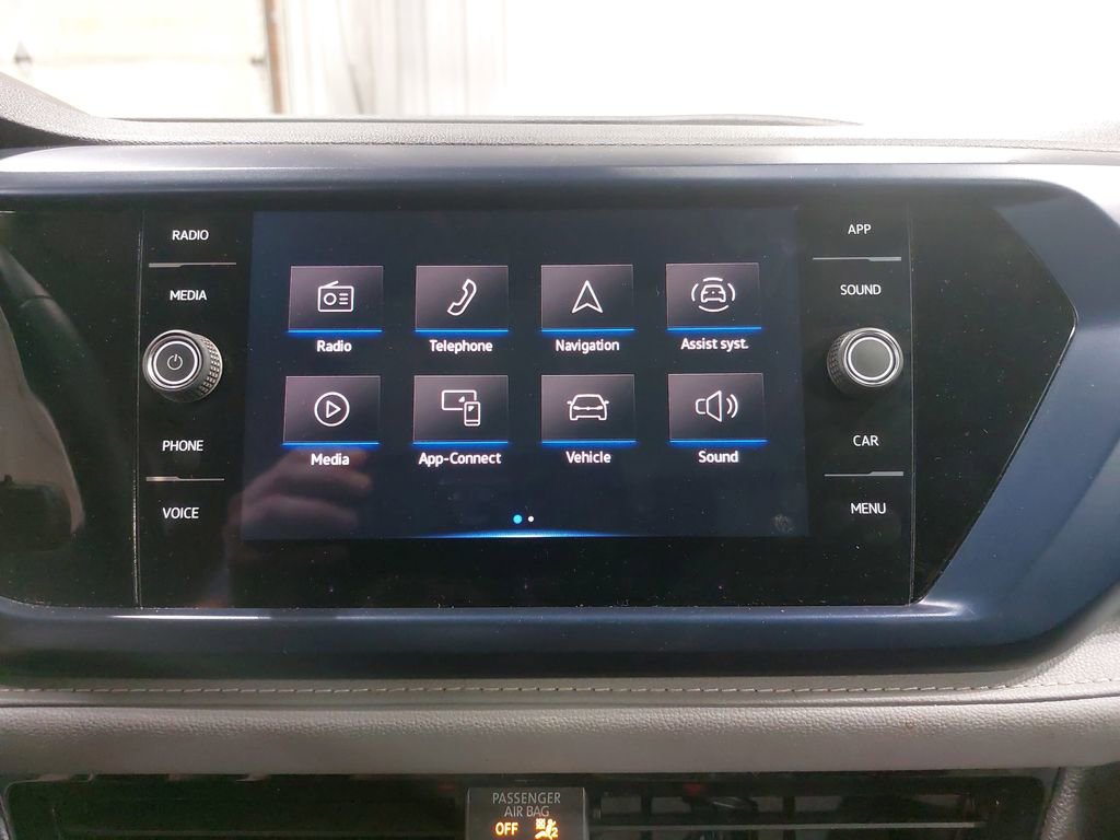 Used 2023 Volkswagen Taos SE w/ Panoramic Sunroof Package image 21
