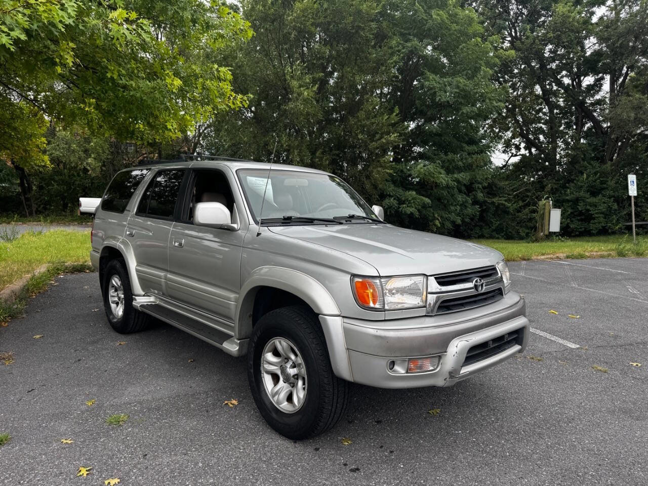 Used 2001 Toyota 4Runner Limited image 4