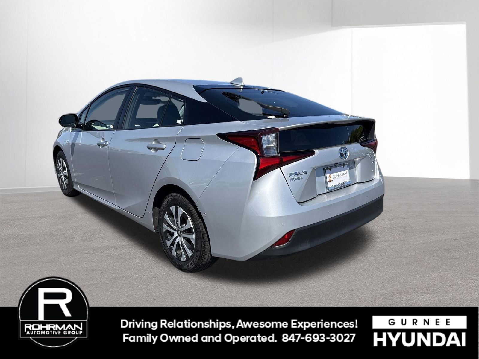 Used 2019 Toyota Prius XLE w/ Carpet Mat Package AWD/4WD image 6