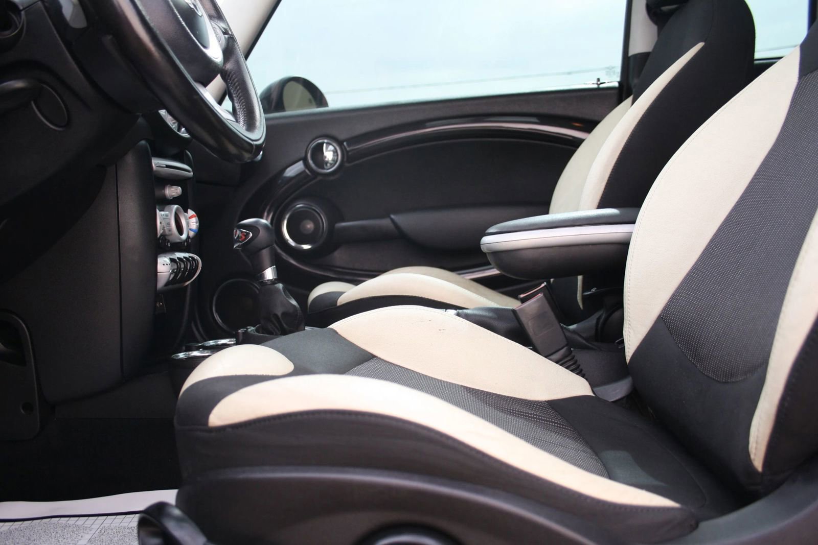 Used 2010 MINI Cooper Clubman S image 14