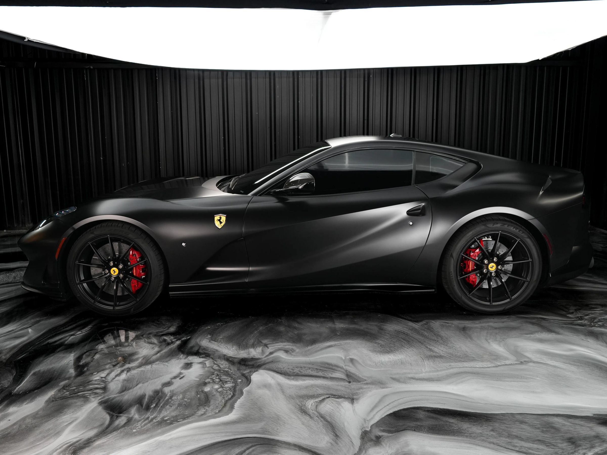 Used 2019 Ferrari 812 Superfast RWD image 4
