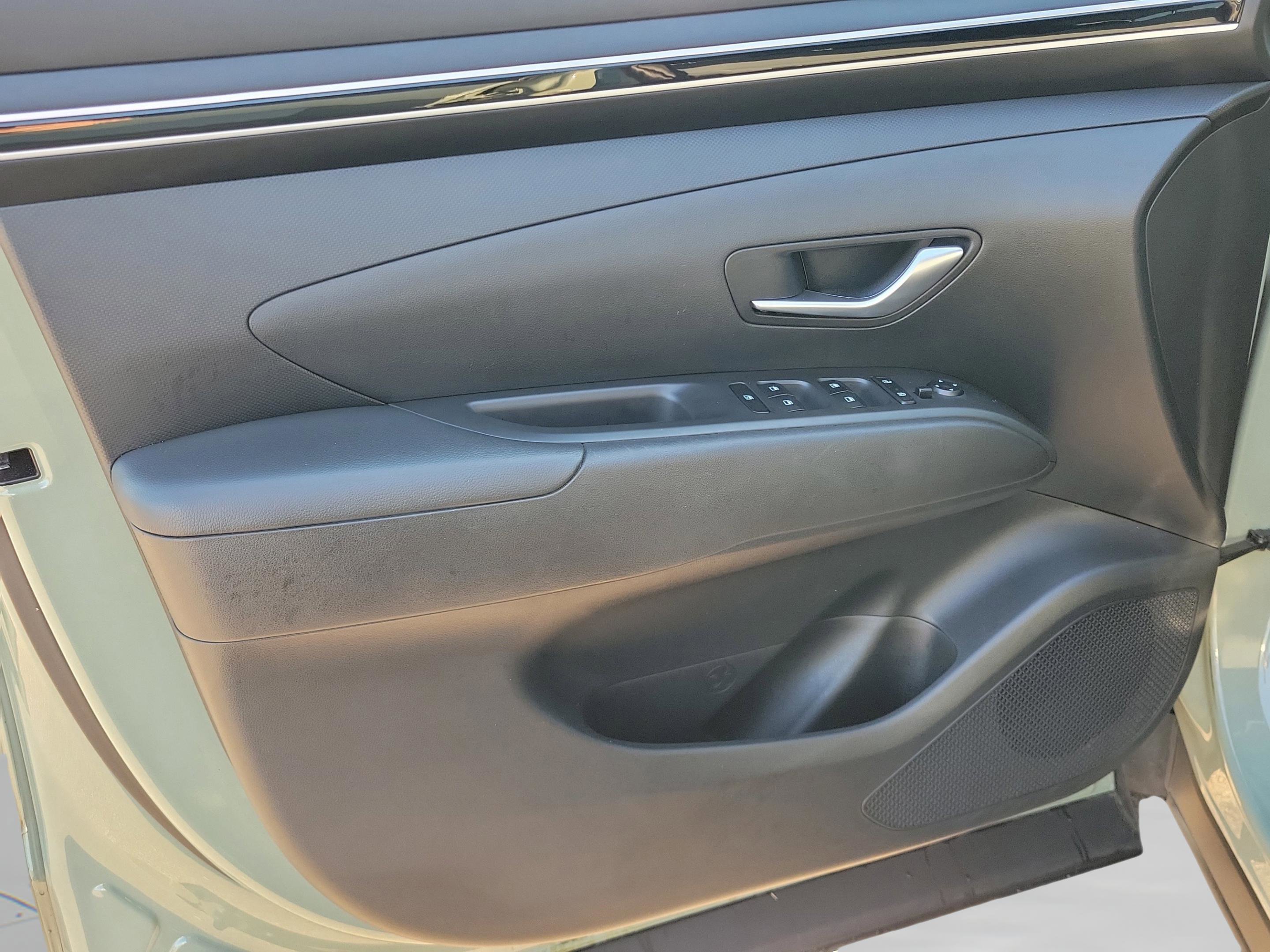 Used 2023 Hyundai Santa Cruz SE image 15