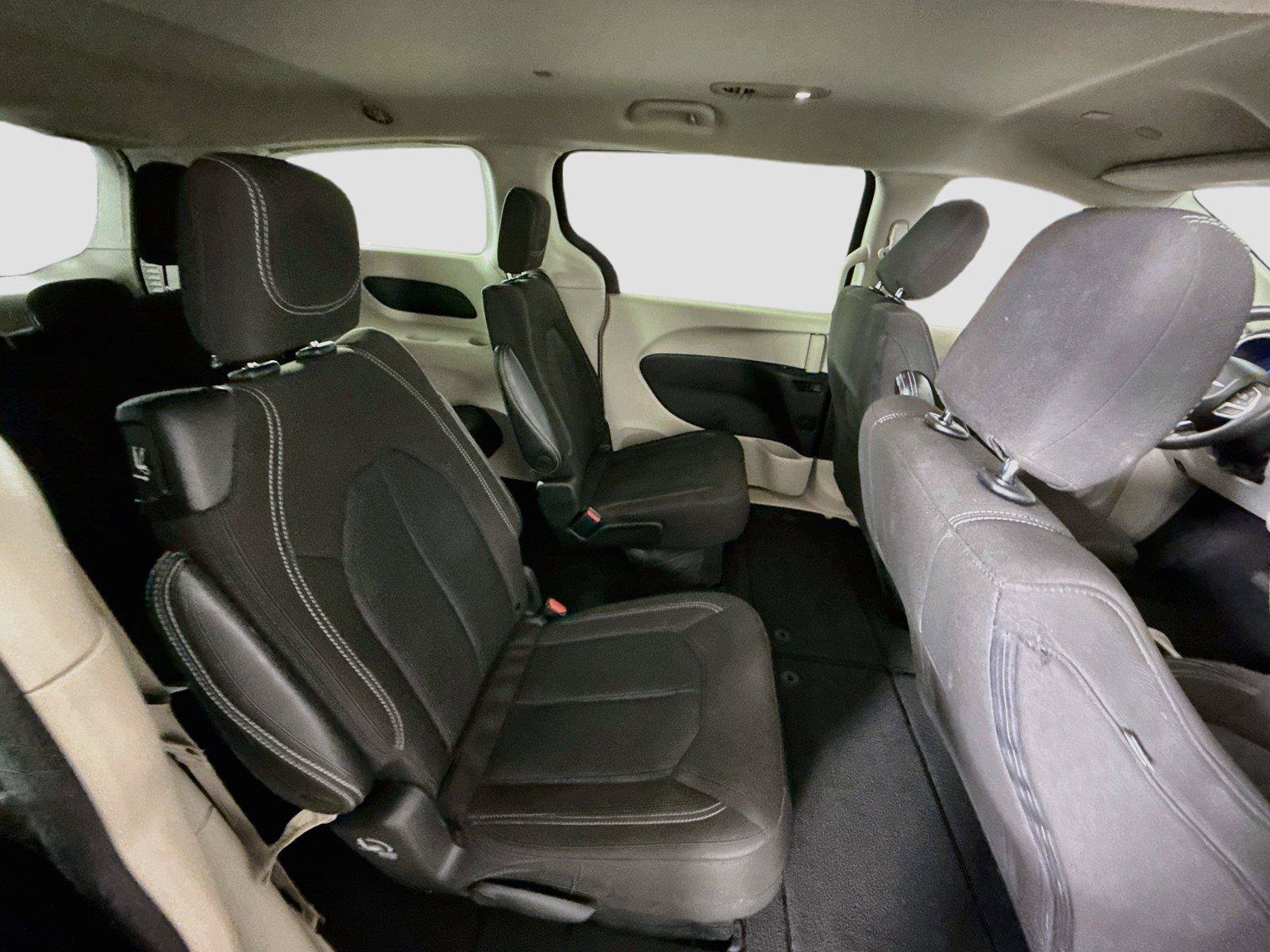 Used 2023 Chrysler Voyager LX FWD image 19