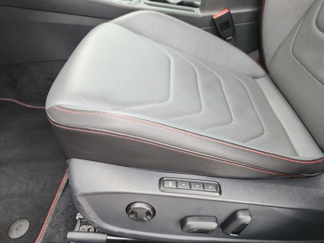 Used 2025 Volkswagen Jetta GLI Autobahn image 22