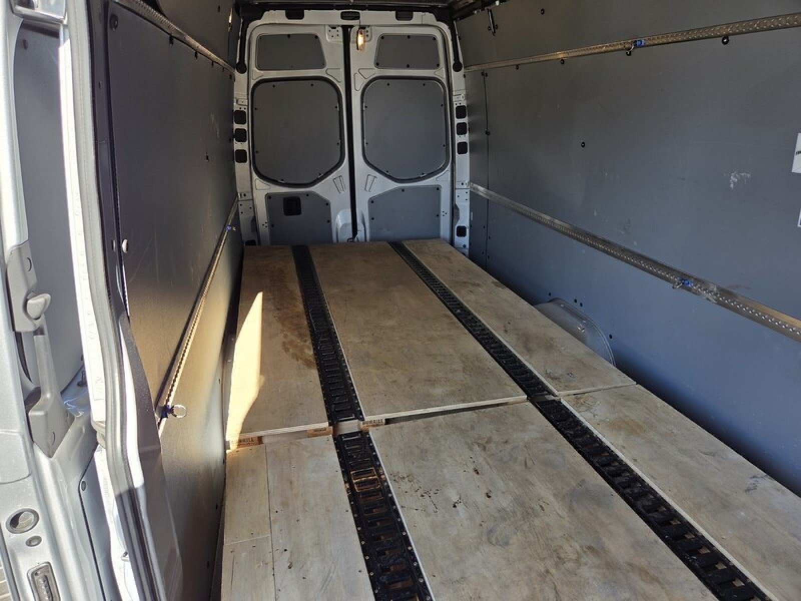 Used 2024 Mercedes-Benz Sprinter 4500 w/ Parking Package image 19