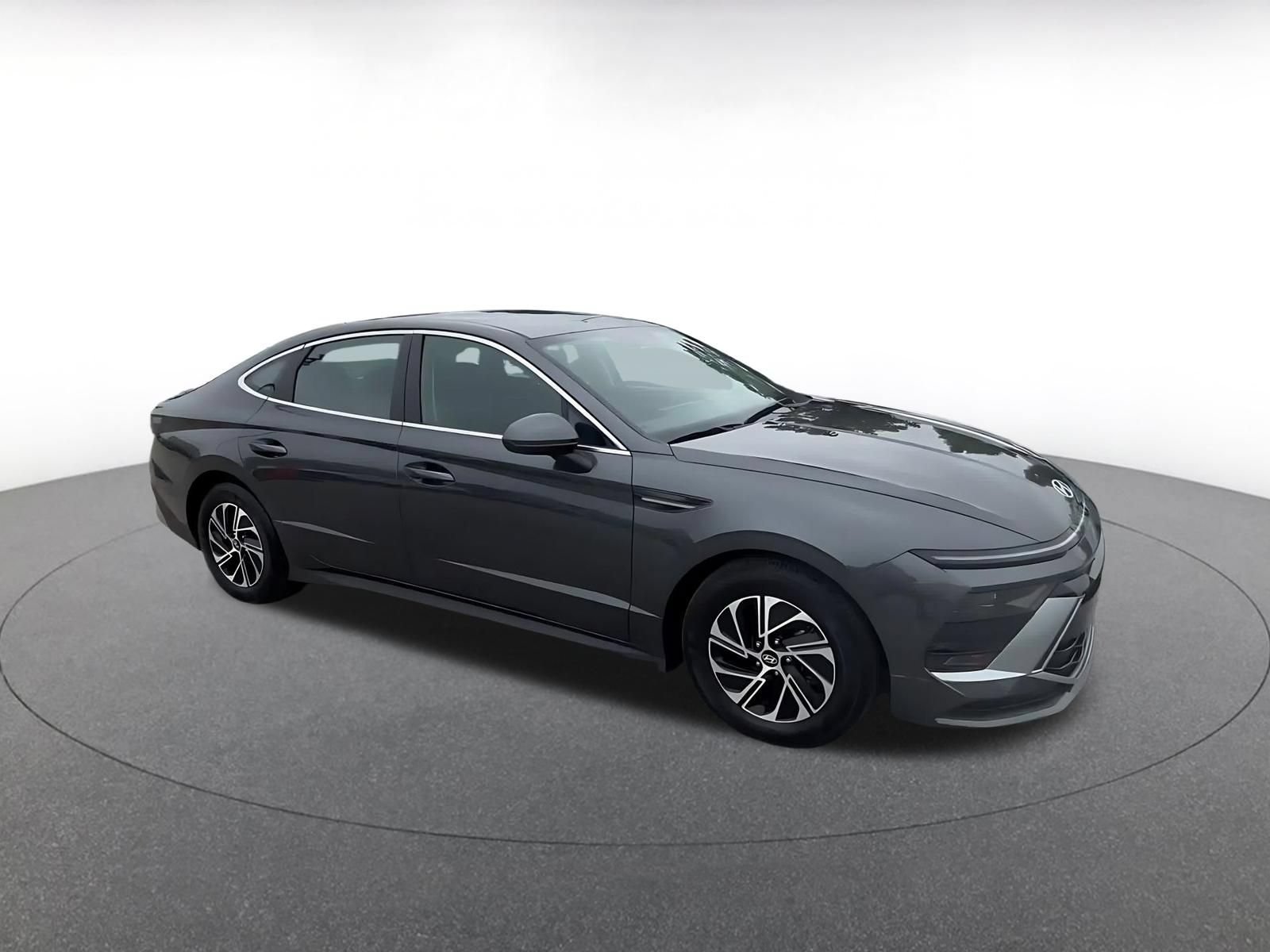 Used 2026 Hyundai Sonata Blue FWD image 2