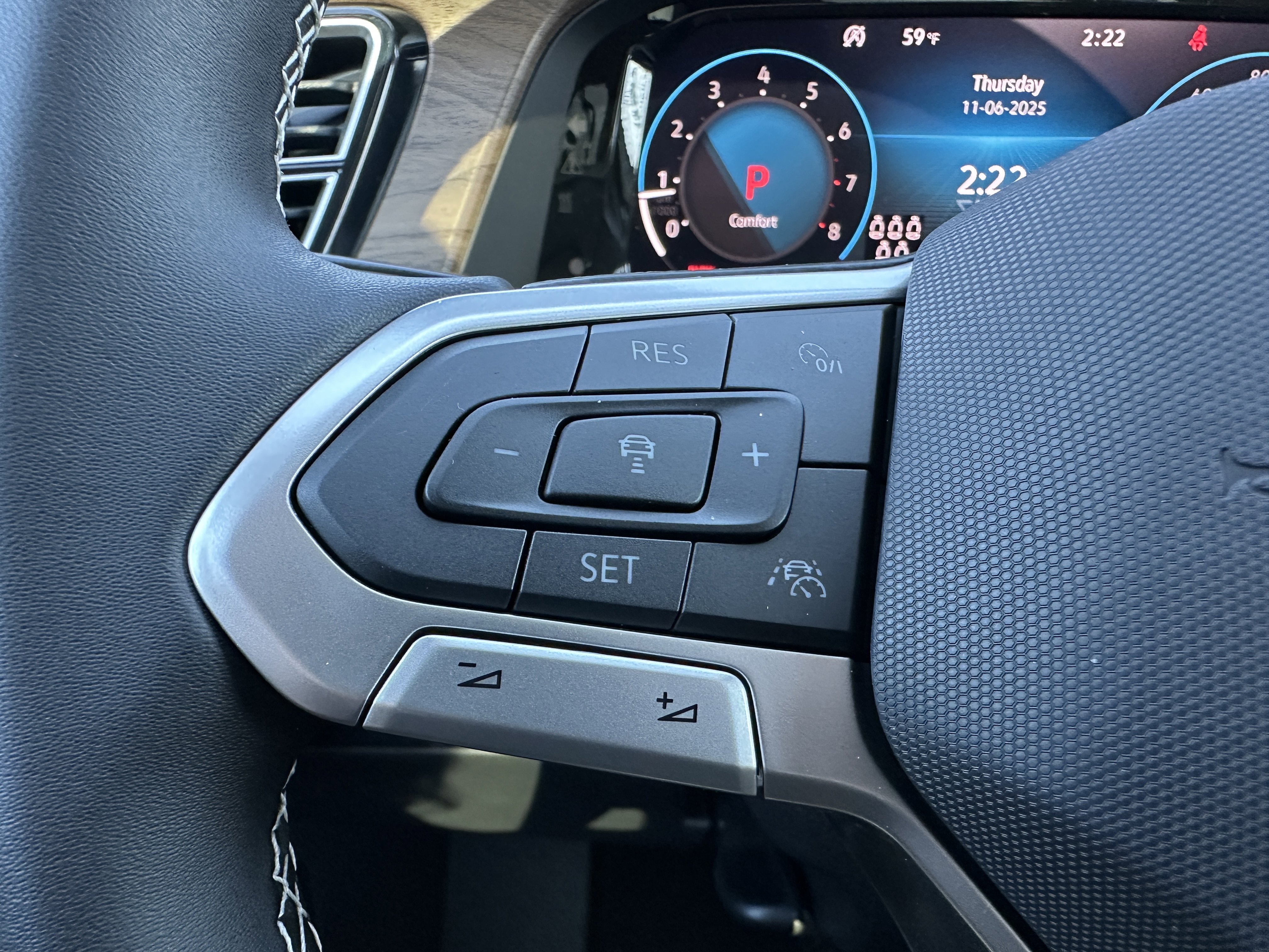 New 2026 Volkswagen Atlas SE image 13