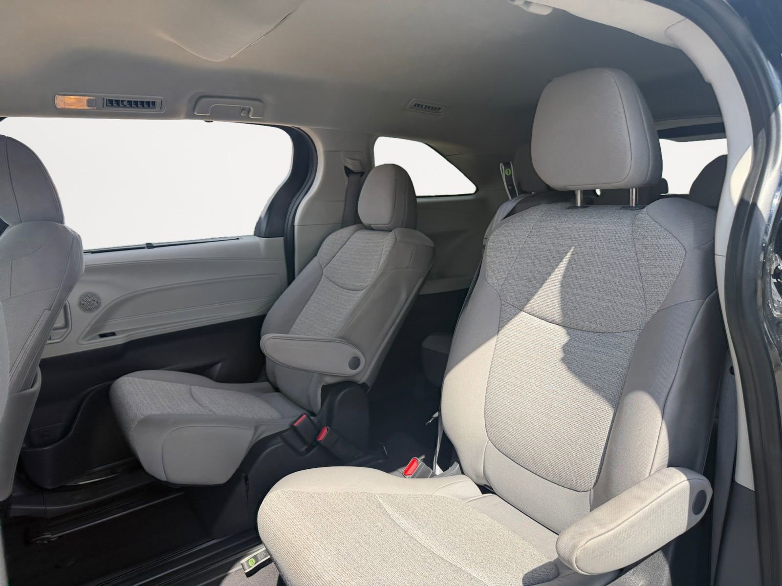 Certified 2024 Toyota Sienna LE image 13