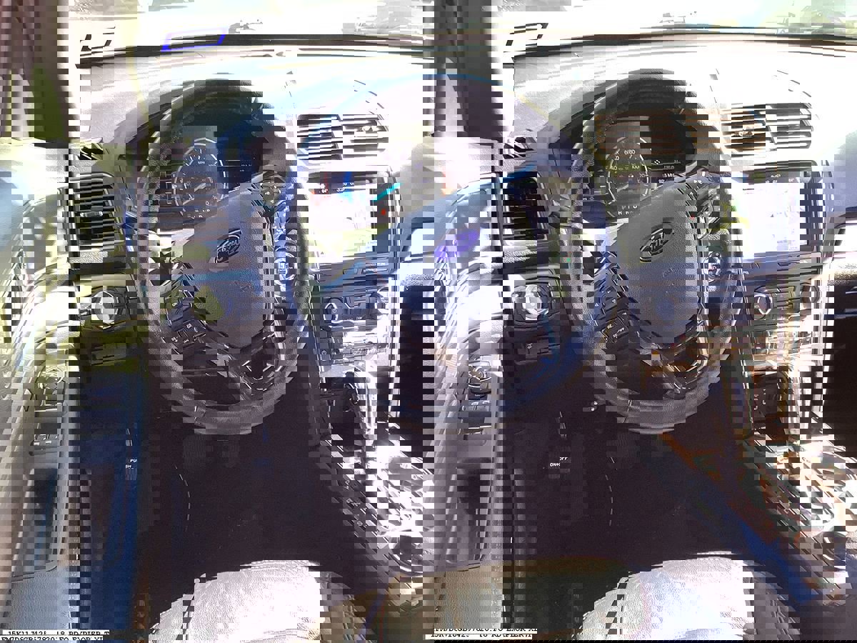 Used 2018 Ford Explorer XLT w/ Equipment Group 202A image 9