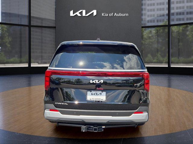 Used 2025 Kia Carnival FWD image 6