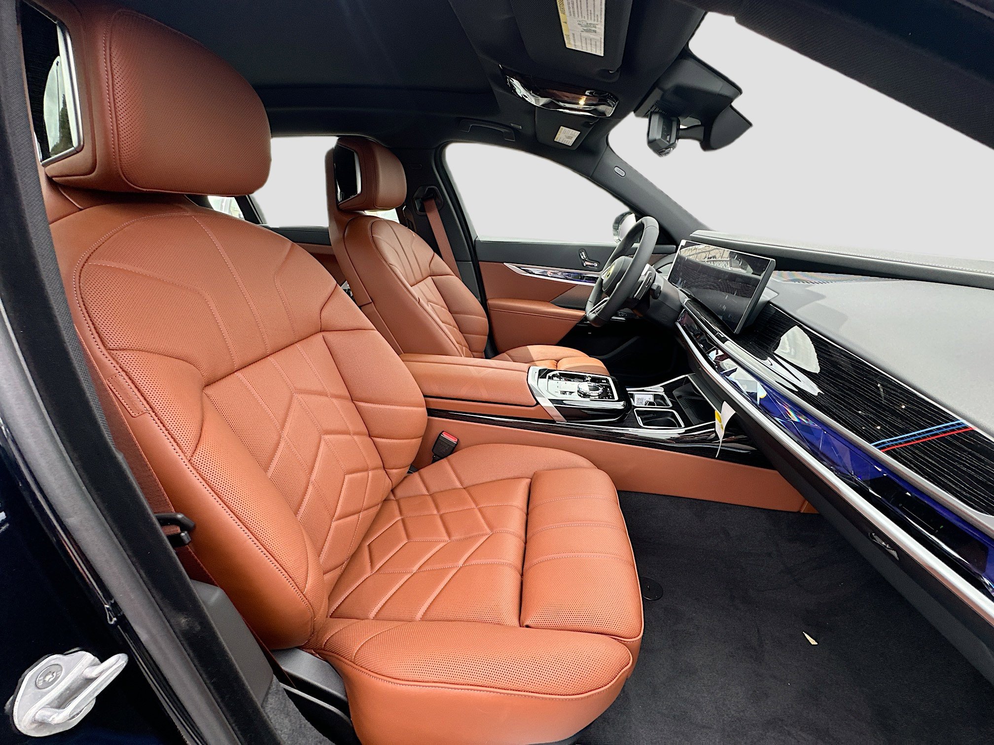 New 2026 BMW 750e xDrive w/ Premium Package AWD/4WD image 24