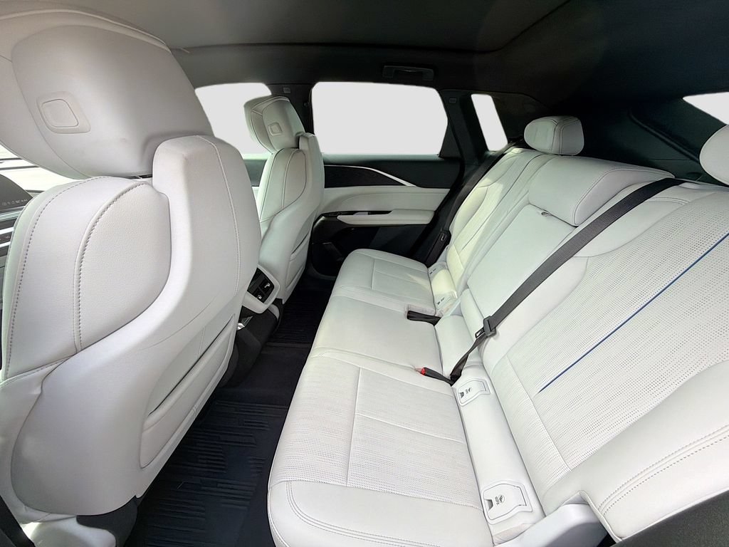 Used 2024 Cadillac Lyriq Sport RWD image 20