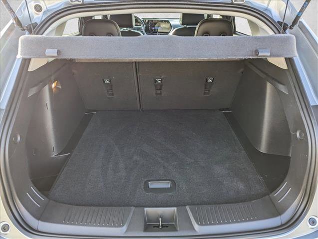 Used 2024 Chevrolet Trax LT w/ LT Convenience Package image 6