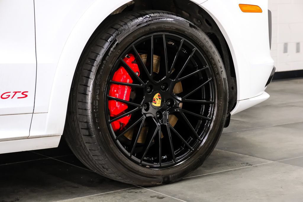 Used 2021 Porsche Cayenne GTS w/ Sport Chrono Package (8LH) AWD/4WD image 85
