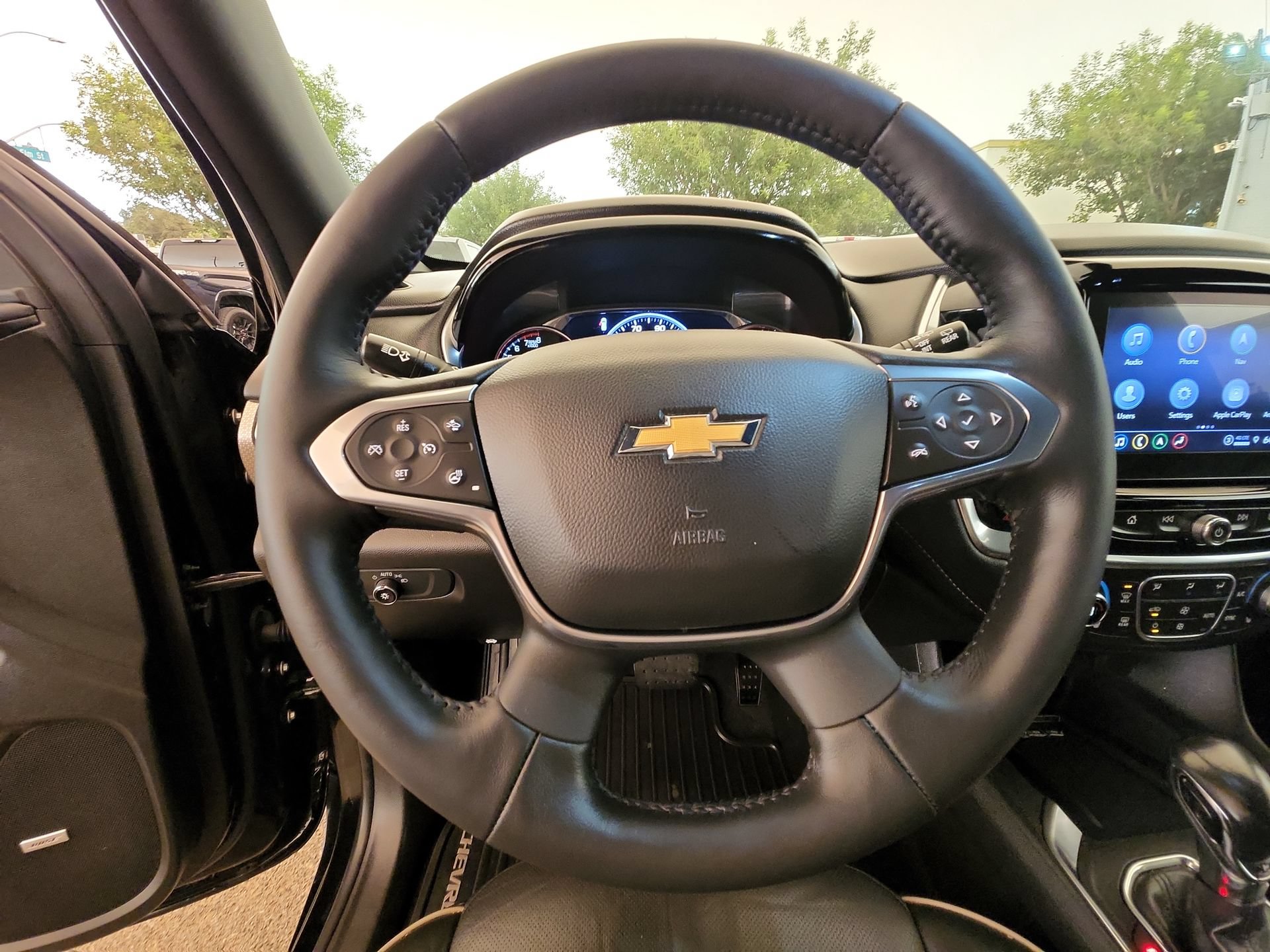 Used 2022 Chevrolet Traverse Premier AWD/4WD image 11