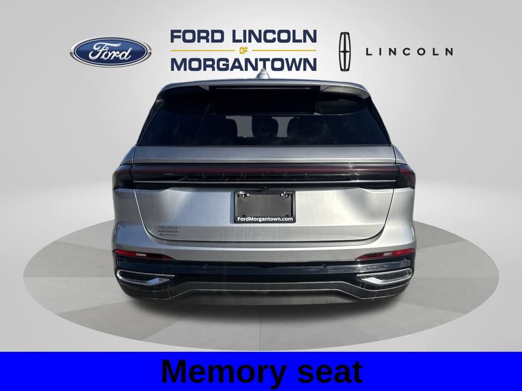 Used 2024 Lincoln Nautilus Premier AWD/4WD image 8