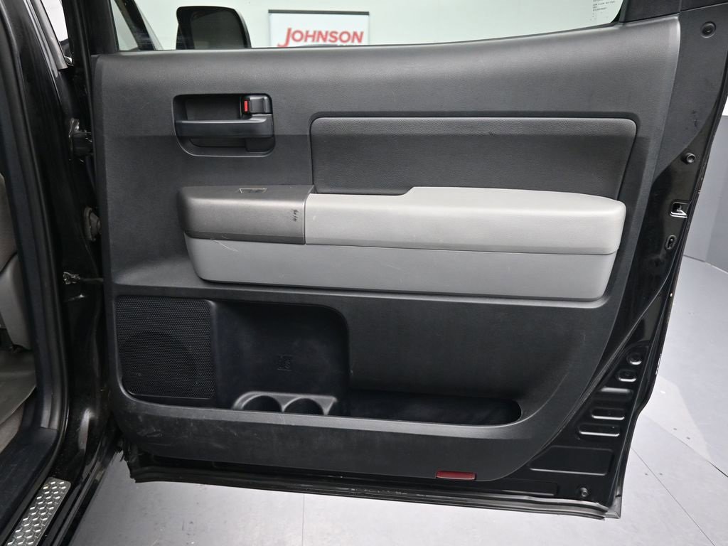 Used 2011 Toyota Tundra 4x4 CrewMax image 11