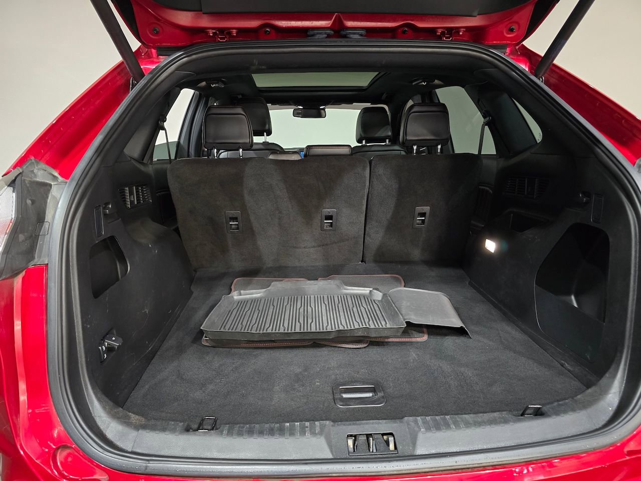 Used 2023 Ford Edge ST-Line image 36