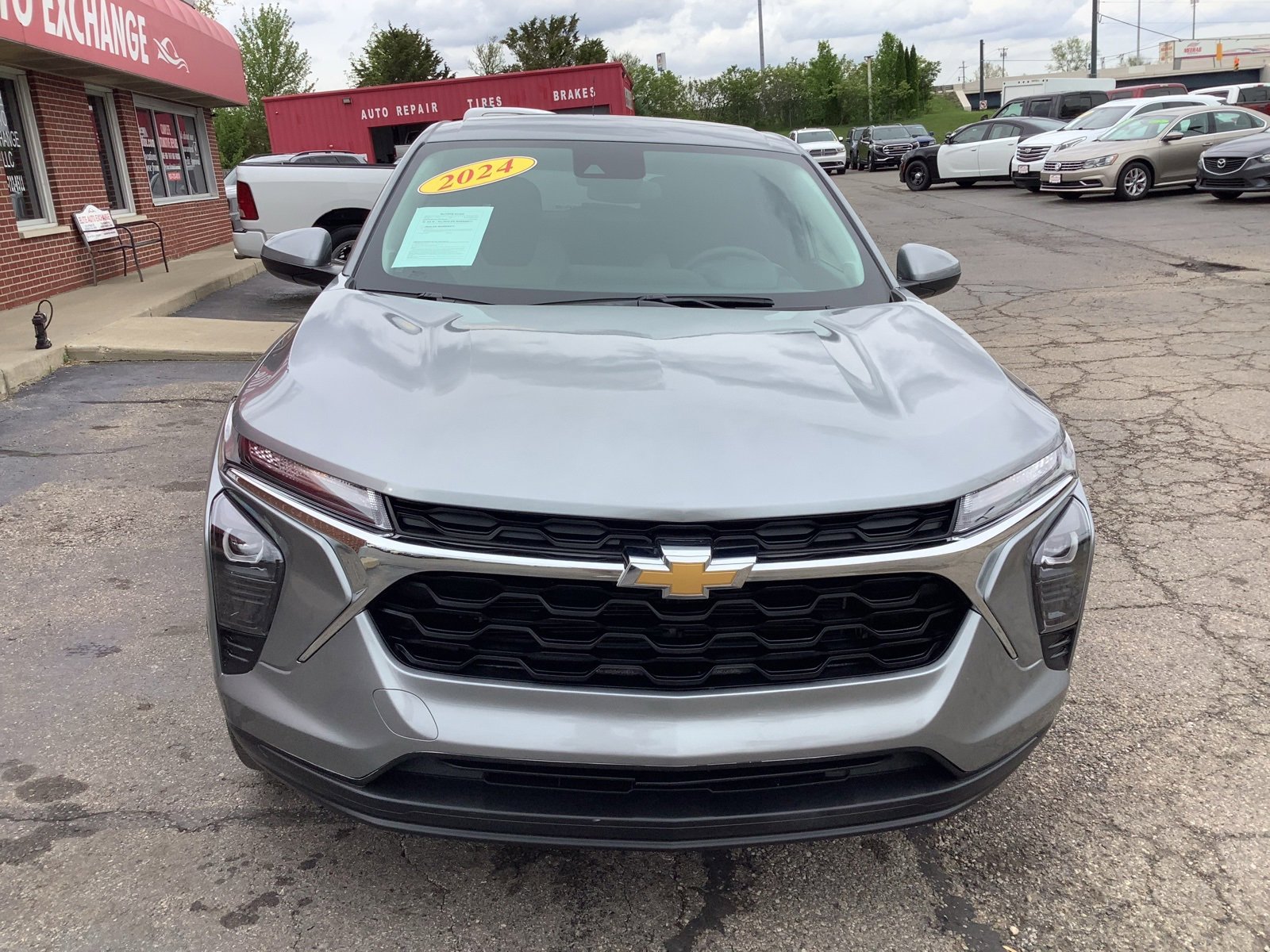 Used 2024 Chevrolet Trax LS w/ LS Convenience Package image 2