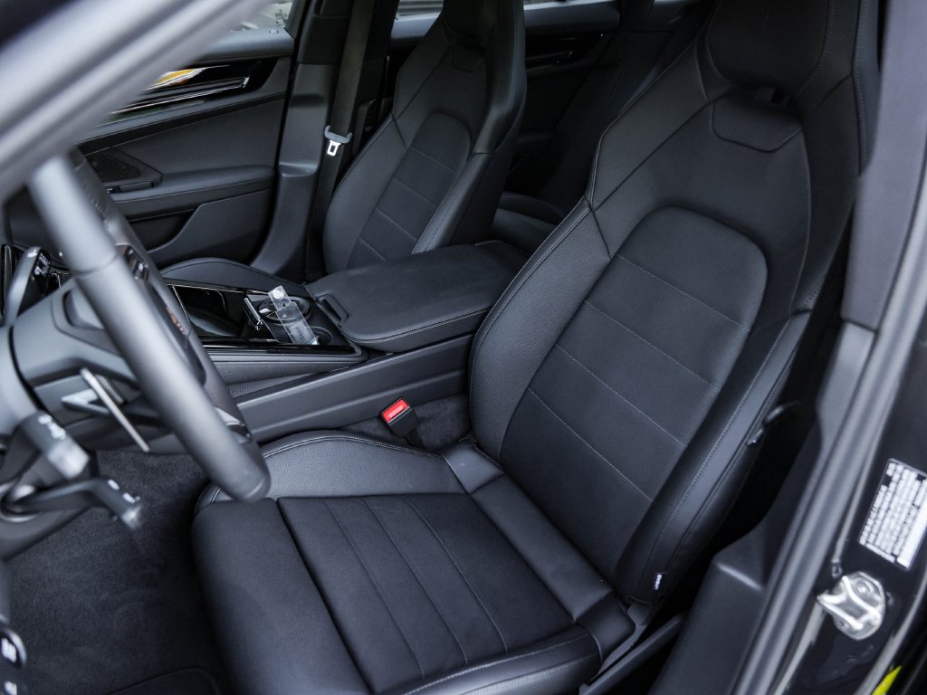 New 2026 Porsche Panamera RWD image 5