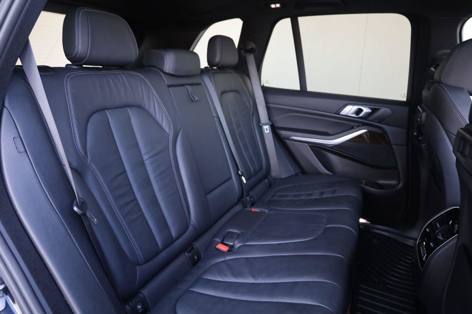 Used 2019 BMW X5 xDrive40i w/ Convenience Package AWD/4WD image 25