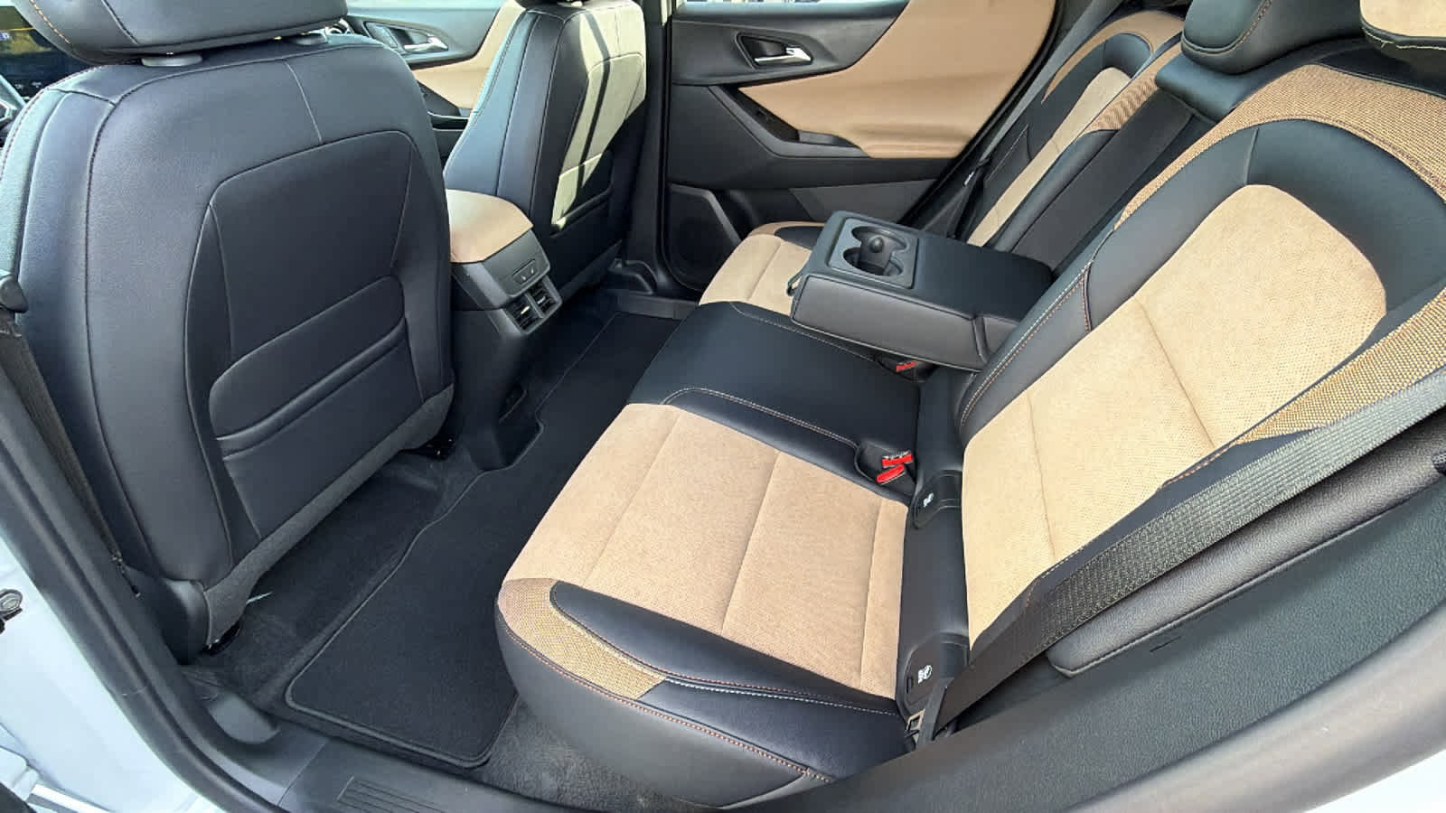 New 2026 Chevrolet Equinox ACTIV w/ Convenience Package III image 24