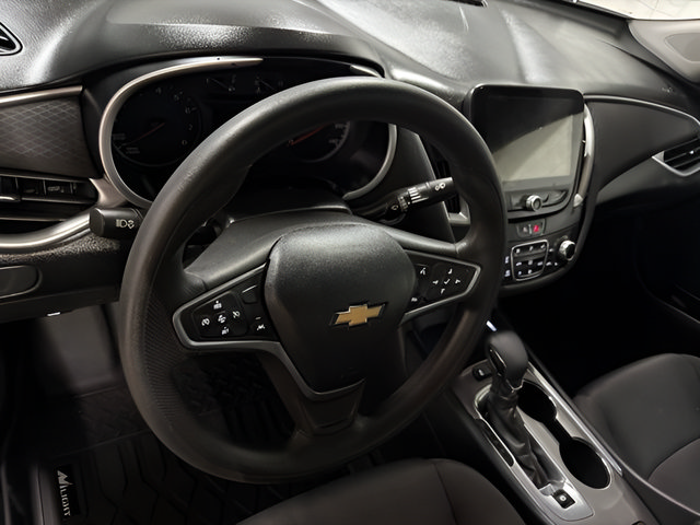 Used 2023 Chevrolet Malibu LT w/ Driver Confidence Package FWD image 18