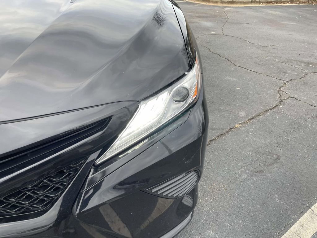 Used 2020 Toyota Camry XSE image 14