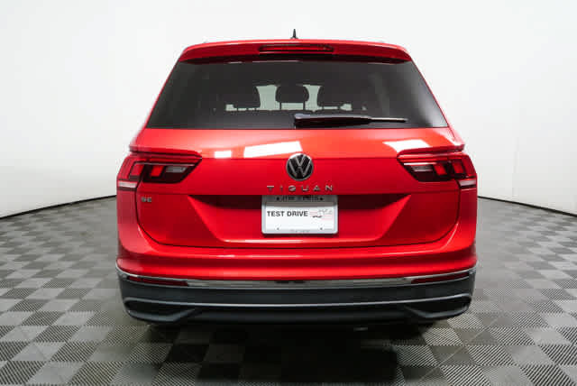 Certified 2023 Volkswagen Tiguan SE FWD image 28