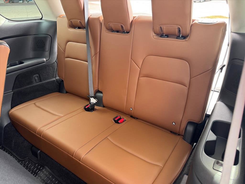 Used 2025 Nissan Pathfinder Platinum w/ Cargo Package FWD image 17