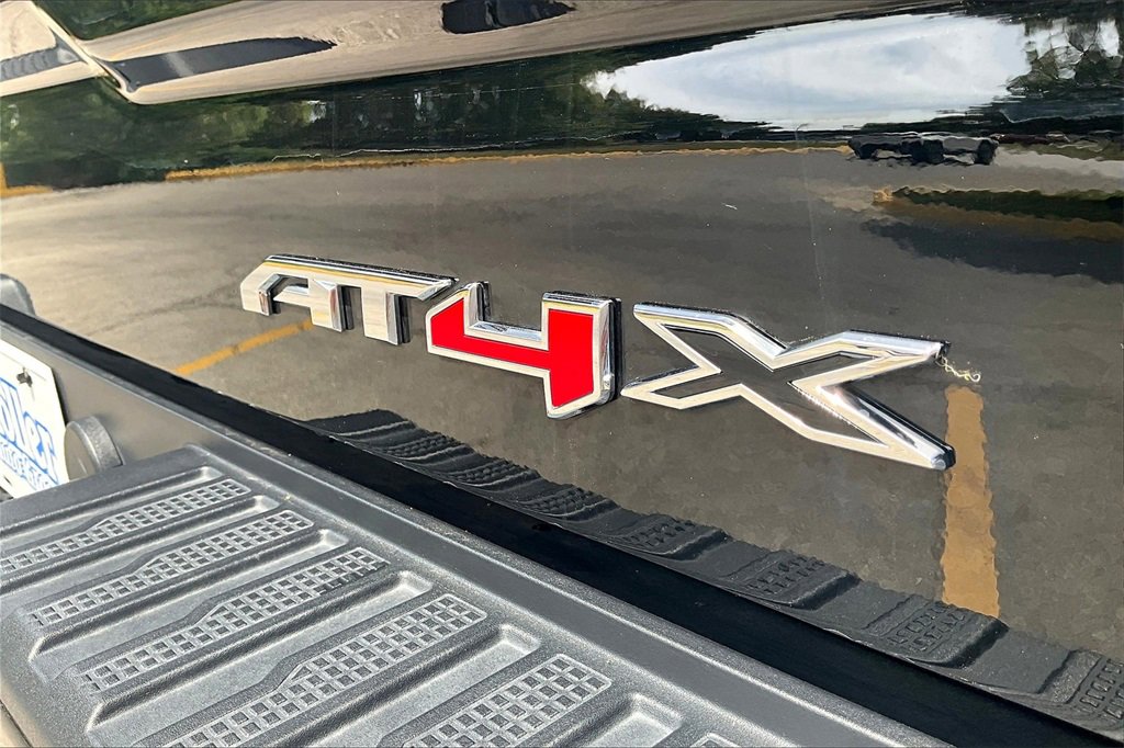 Used 2025 GMC Sierra 1500 AT4X image 8