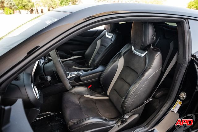 Used 2018 Chevrolet Camaro SS image 4