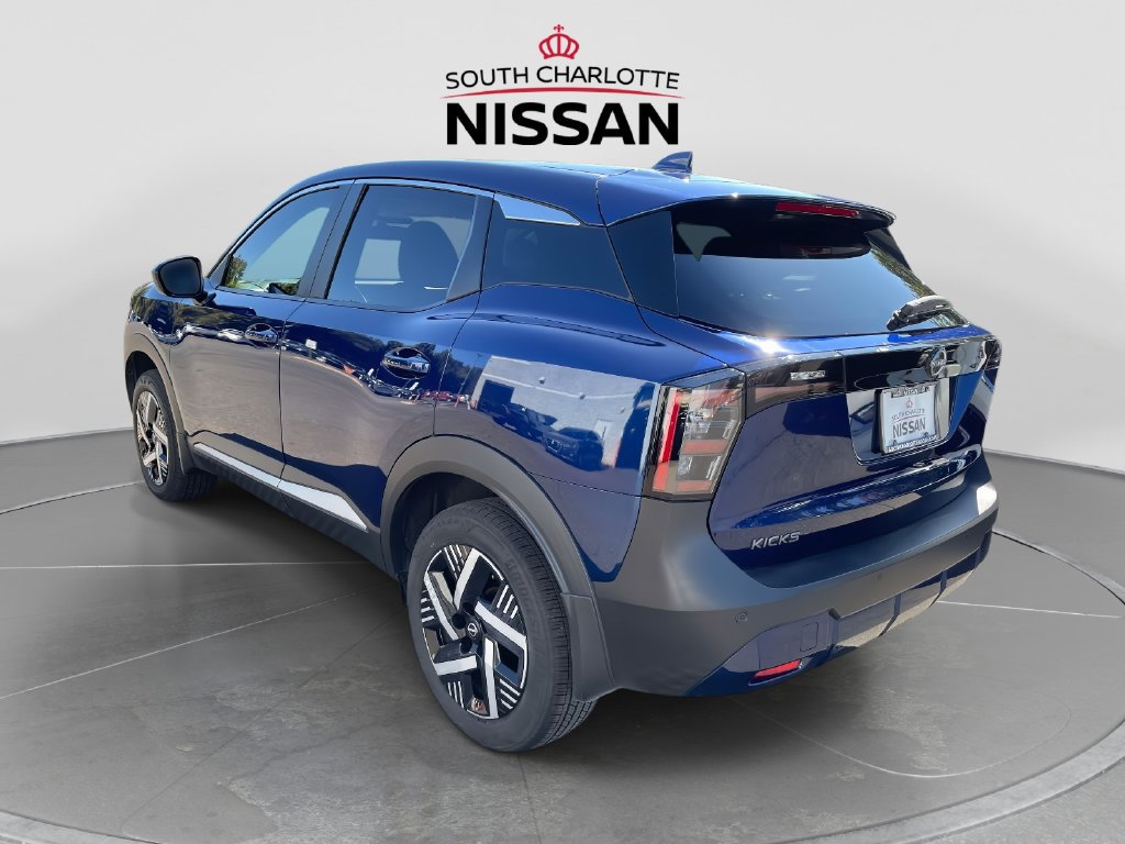 Used 2025 Nissan Kicks SV FWD image 4
