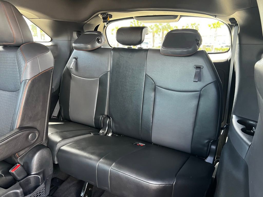 Used 2022 Toyota Sienna XSE image 44