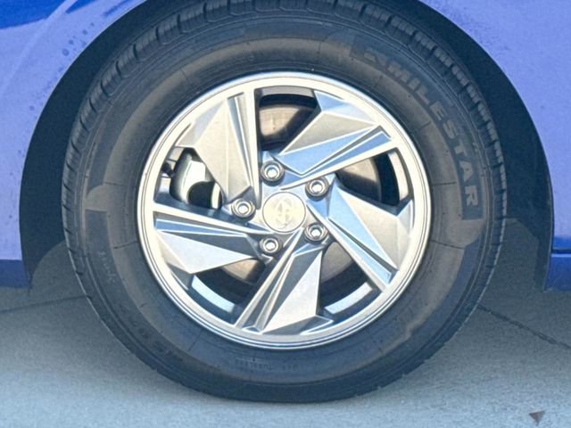 Used 2024 Hyundai Elantra SE image 5