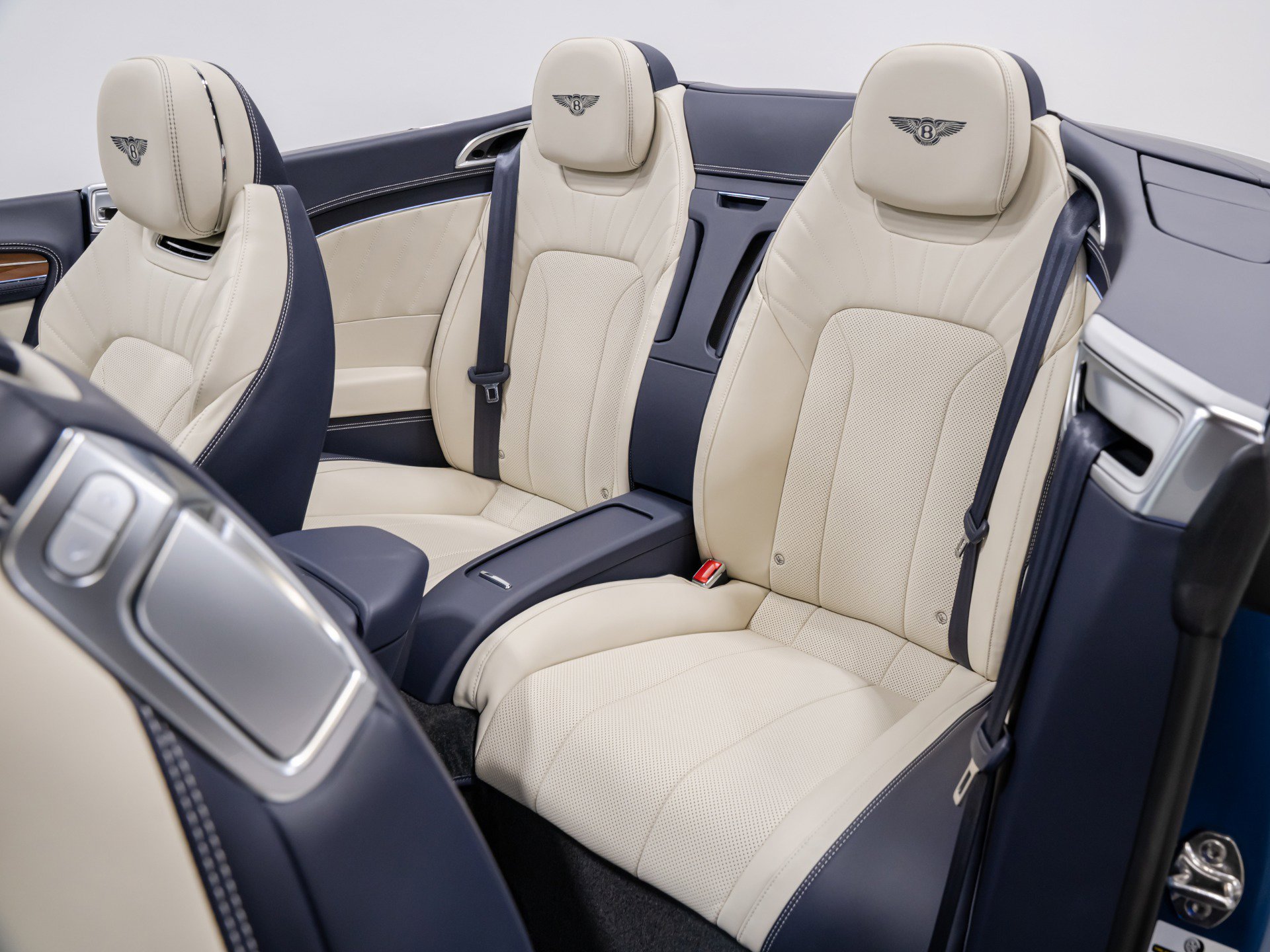 Used 2024 Bentley Continental GT V8 AWD/4WD image 65