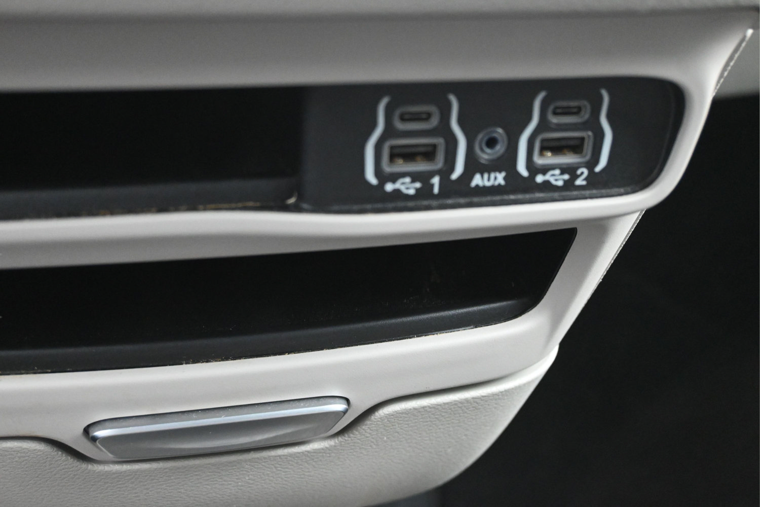 Used 2024 Chrysler Pacifica Touring-L FWD image 22