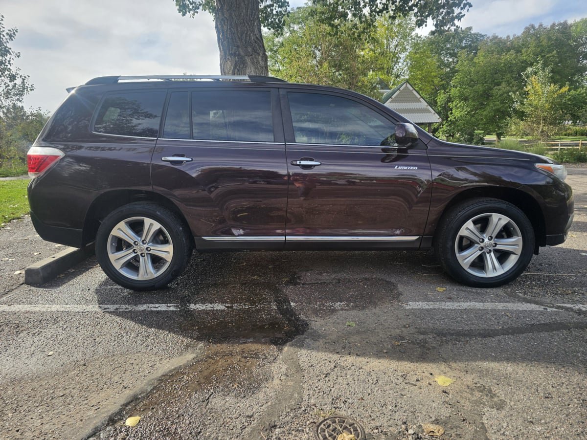 Used 2013 Toyota Highlander Limited FWD image 6