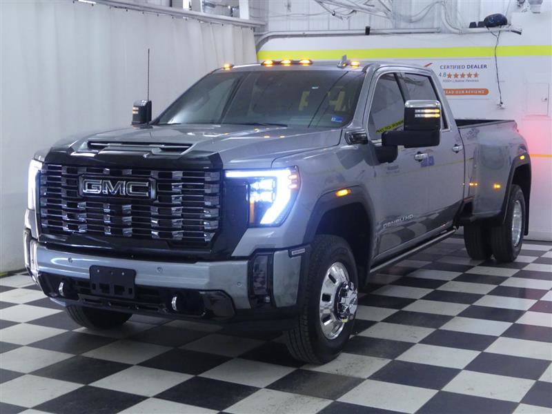 Used 2025 GMC Sierra 3500 Denali Ultimate AWD/4WD image 4