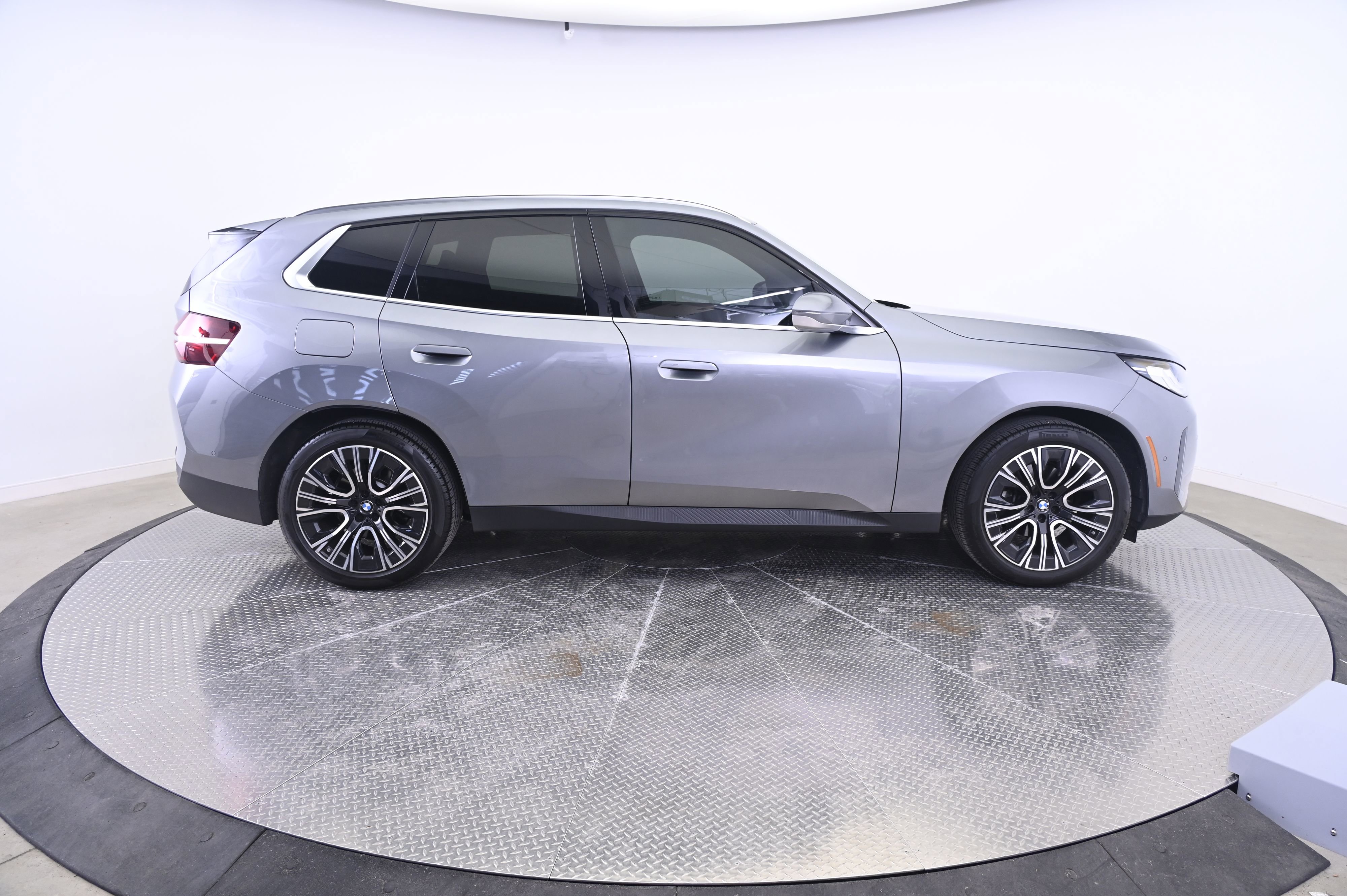 Used 2025 BMW X3 xDrive30i w/ Convenience Package image 8