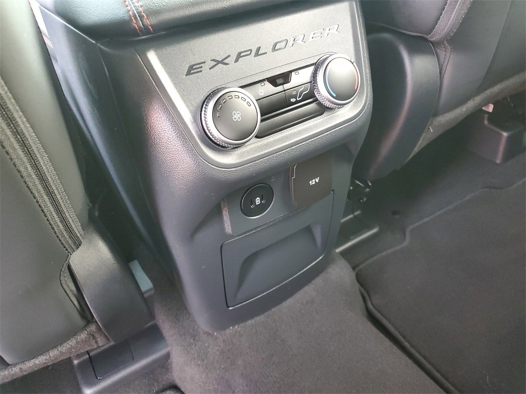 Used 2025 Ford Explorer ST-Line image 29